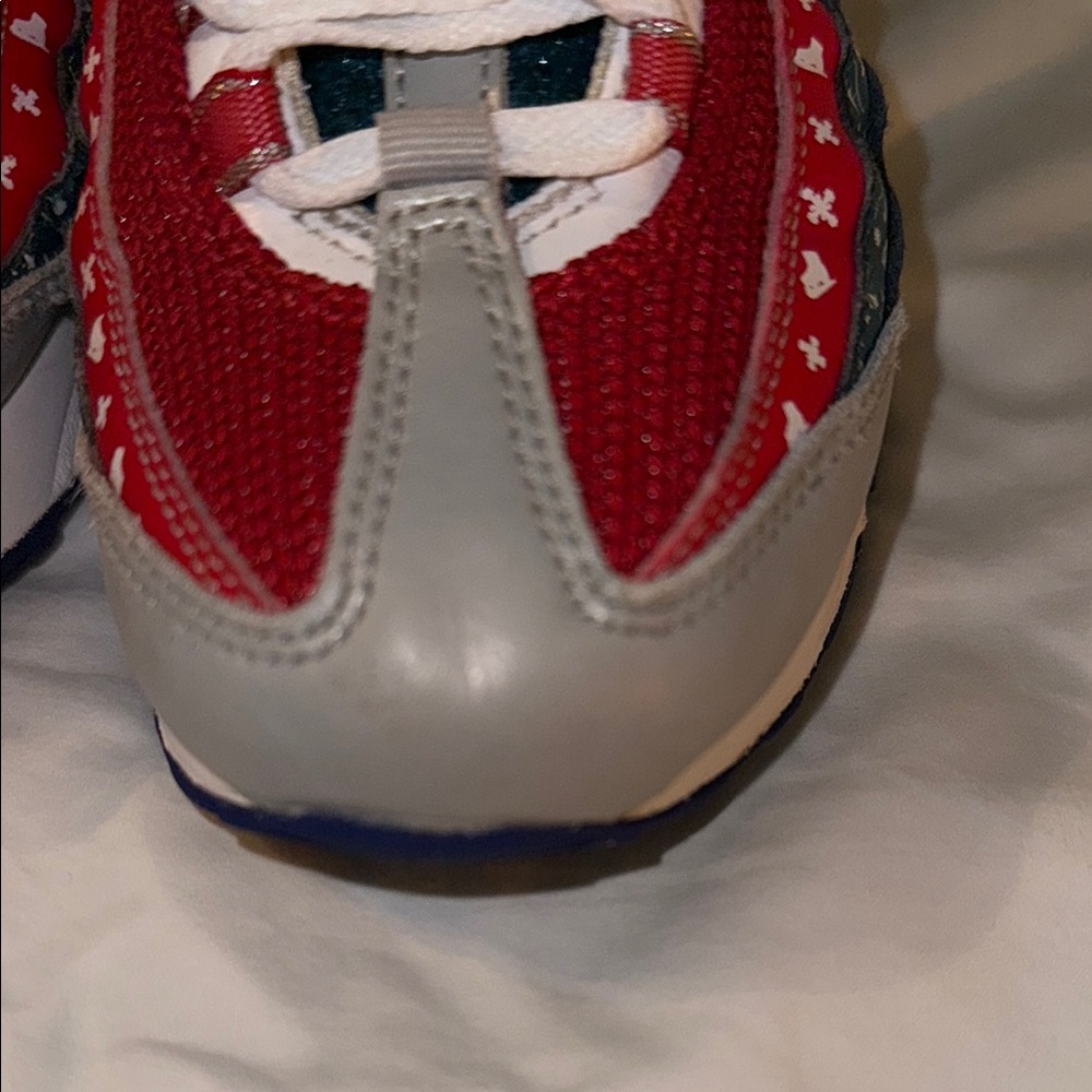 NIKE Kids Air Max 95 Christmas Sweater Sneakers - Picture 4 of 8